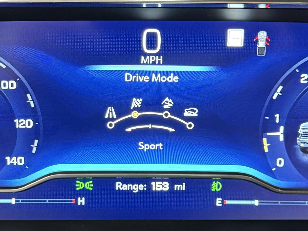 Used 2022 Chevrolet Silverado 1500 LTZ image 22