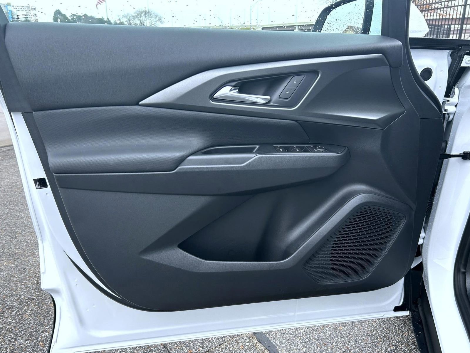 New 2026 Chevrolet Equinox EV LT image 9