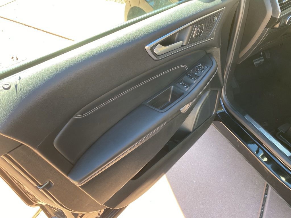 Certified 2022 Ford Edge Titanium AWD/4WD image 21