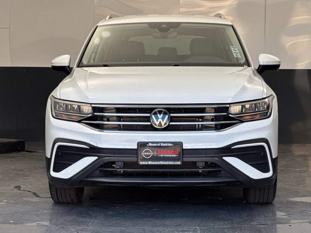 Used 2024 Volkswagen Tiguan SE image 8