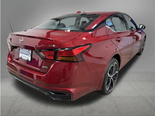 Used 2024 Nissan Altima 2.5 SR AWD/4WD image 5