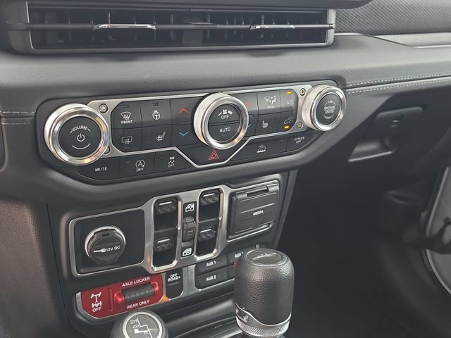 Used 2024 Jeep Gladiator Mojave w/ Technology Group AWD/4WD image 25