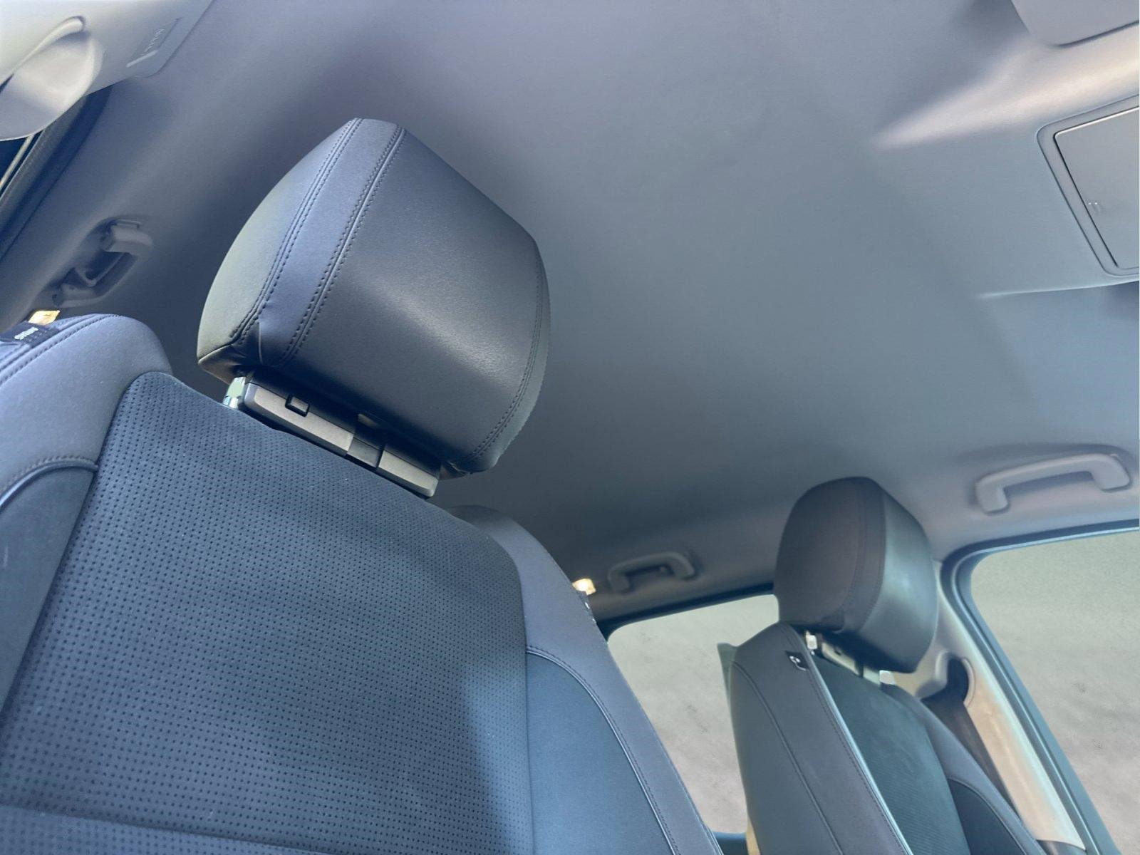 Used 2020 Land Rover Discovery Sport S image 17