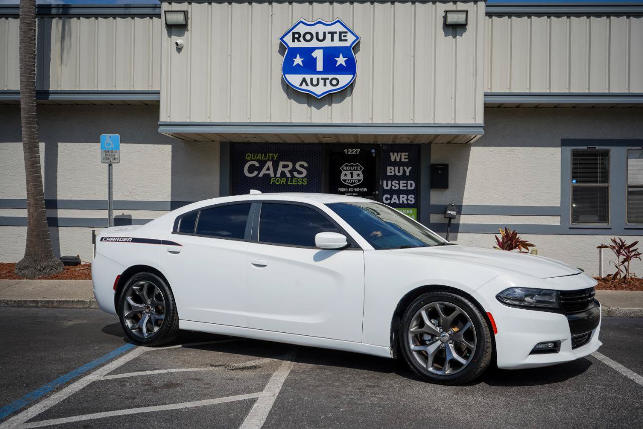 Used 2016 Dodge Charger SXT w/ Plus Group RWD image 3