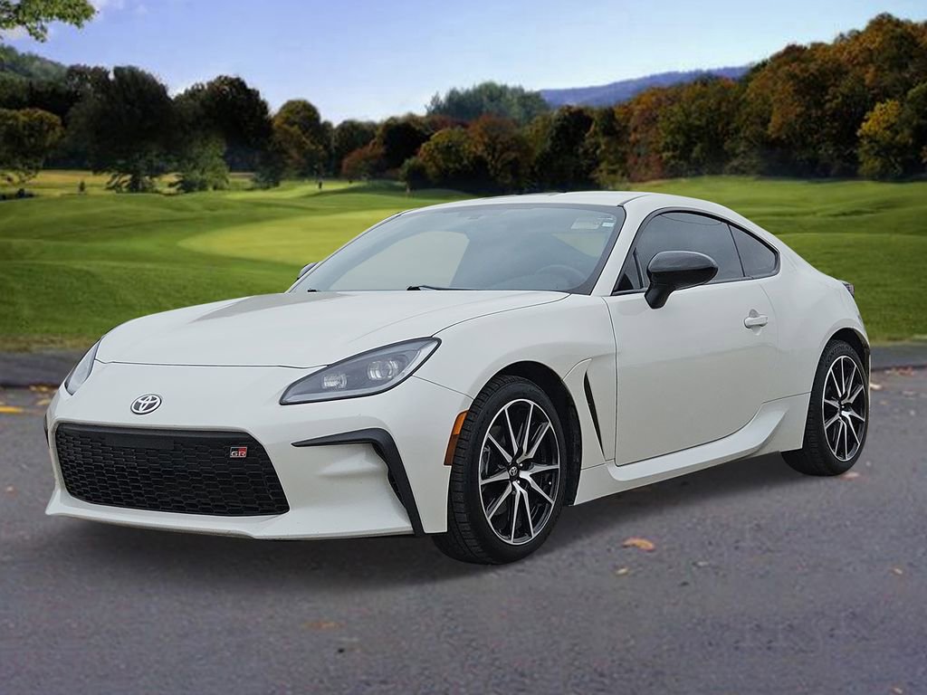 Used 2023 Toyota GR86 RWD image 3