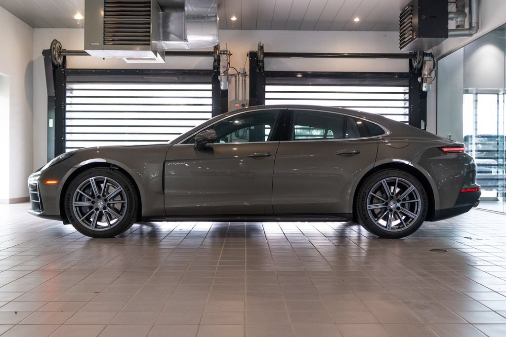 New 2026 Porsche Panamera 4 E-Hybrid AWD/4WD image 2