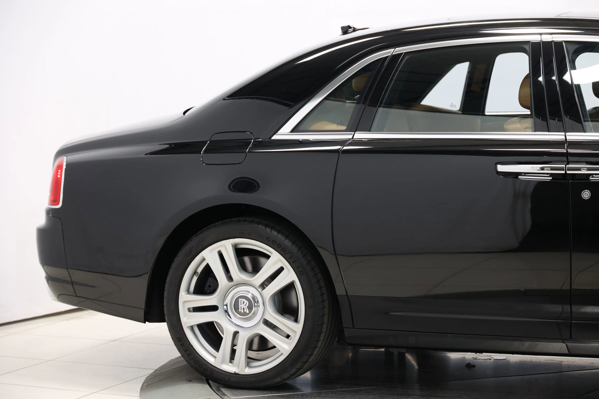 Used 2017 Rolls-Royce Ghost image 63