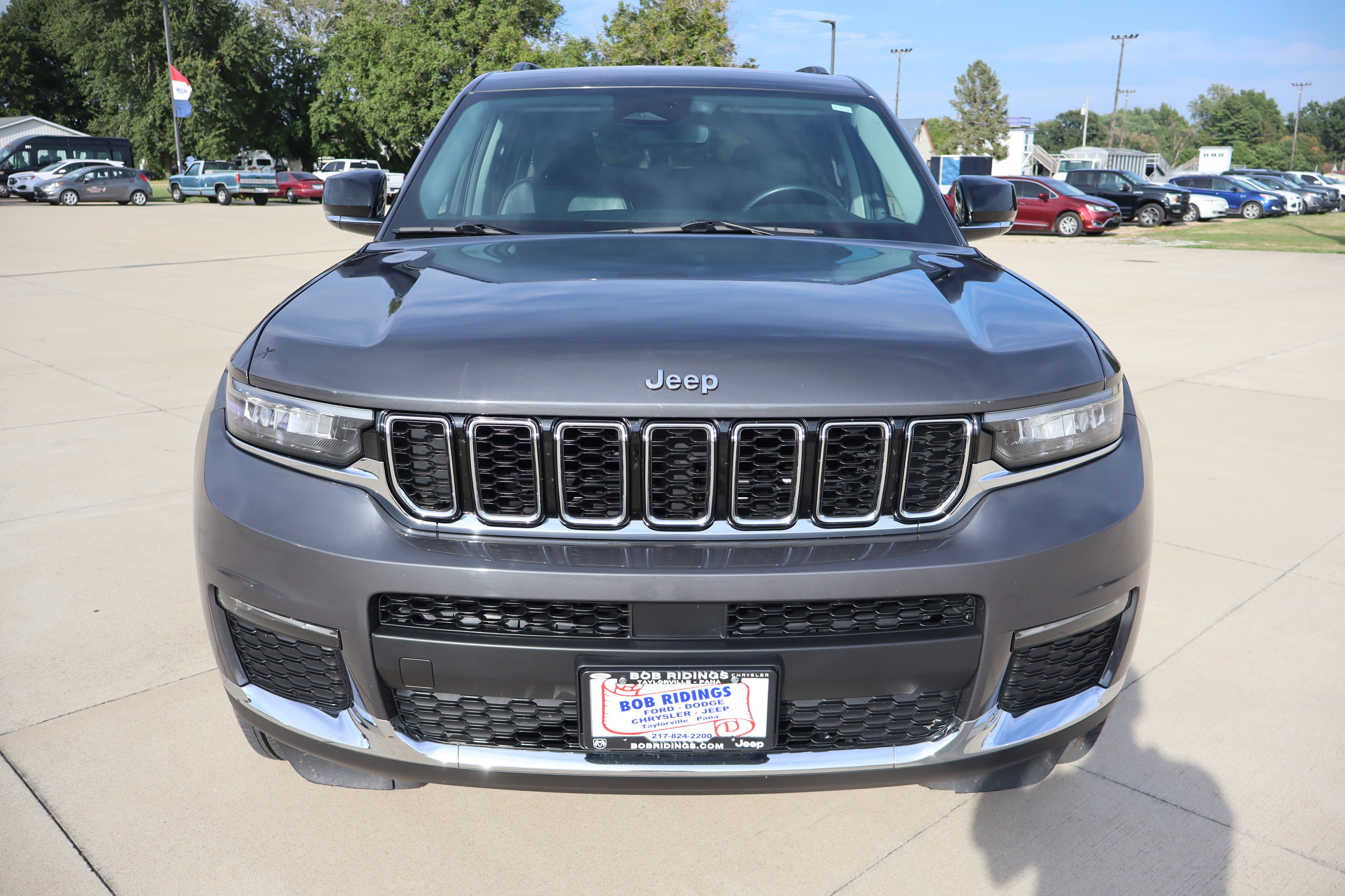 Used 2021 Jeep Grand Cherokee L Limited AWD/4WD image 3