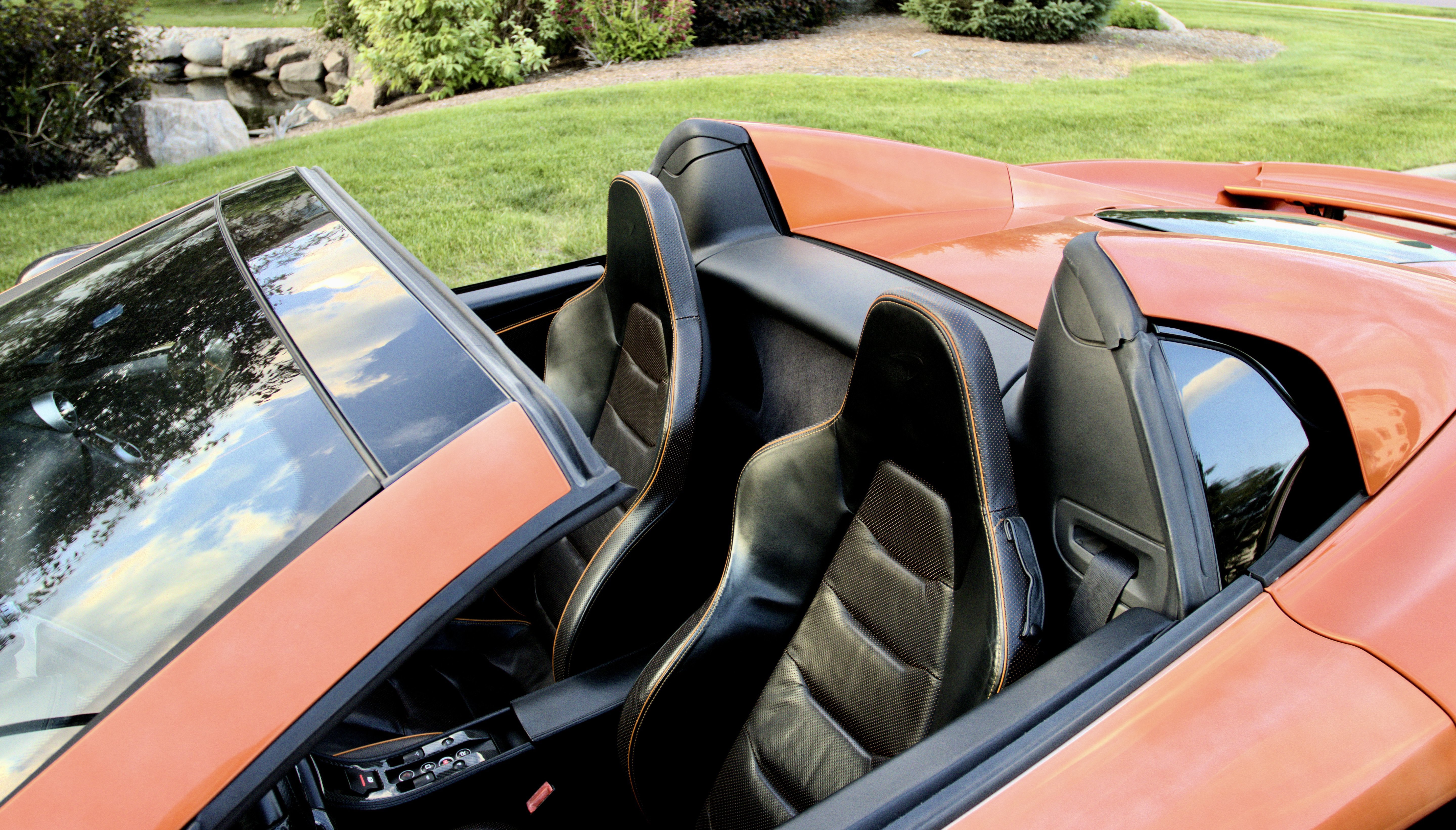 Used 2015 McLaren 650S Spider RWD image 3