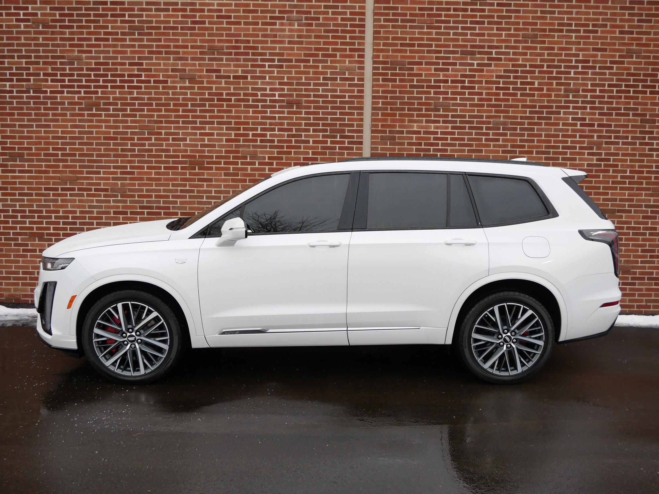 Certified 2024 Cadillac XT6 Sport w/ LPO, Floor Liner Package image 2