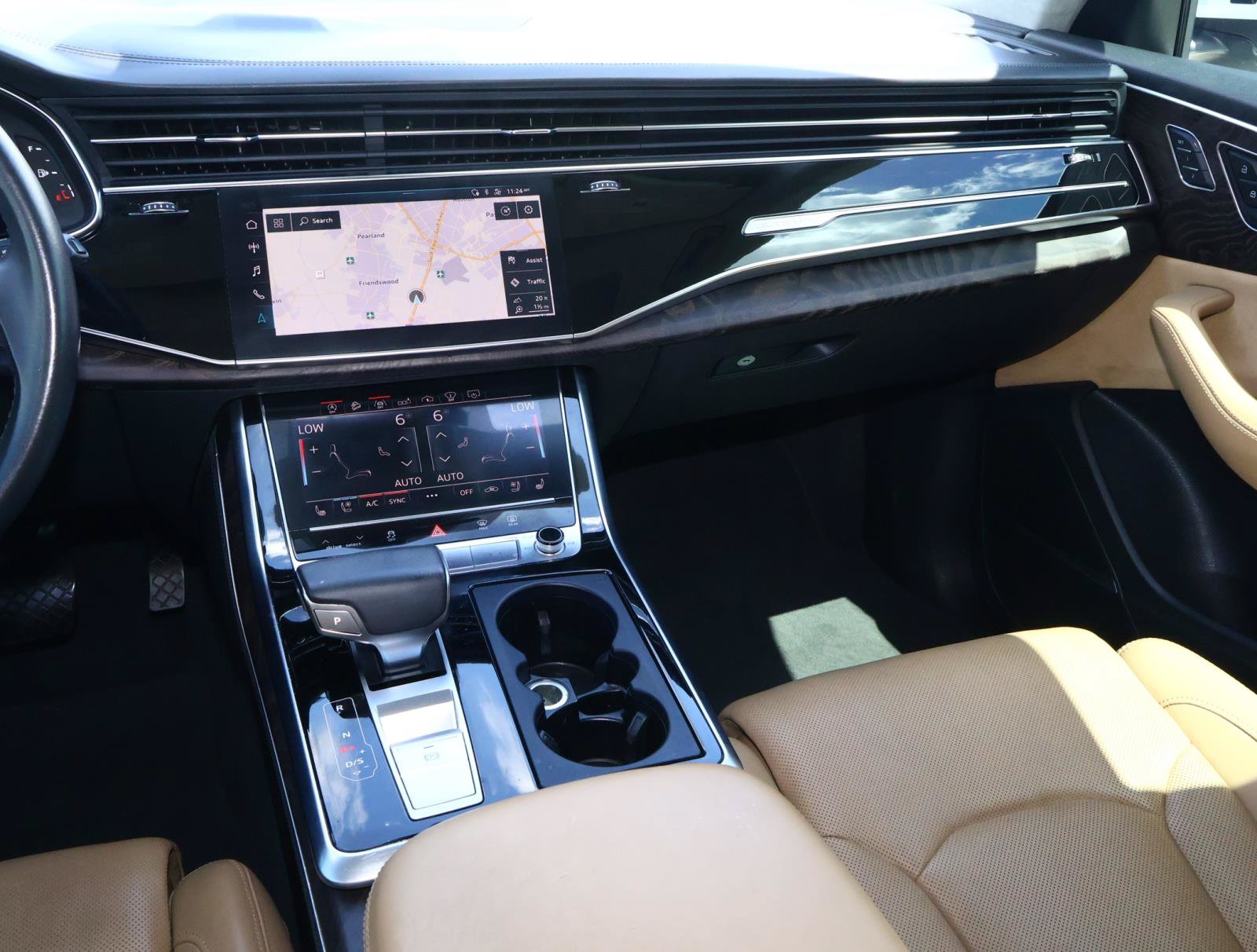 Used 2019 Audi Q8 Prestige w/ Luxury Package AWD/4WD image 11