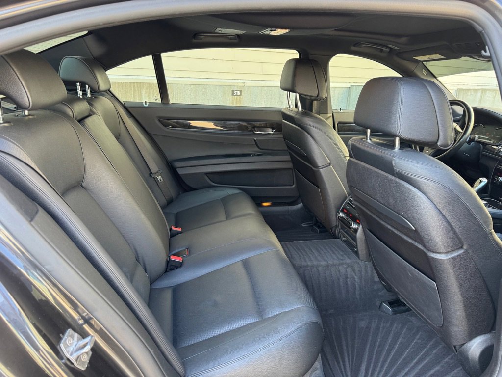 Used 2015 BMW 740Li image 23