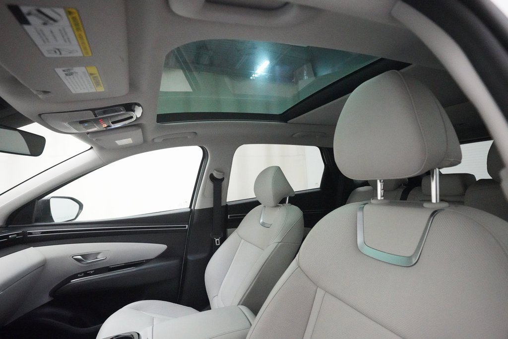 Used 2024 Hyundai Tucson Limited image 32