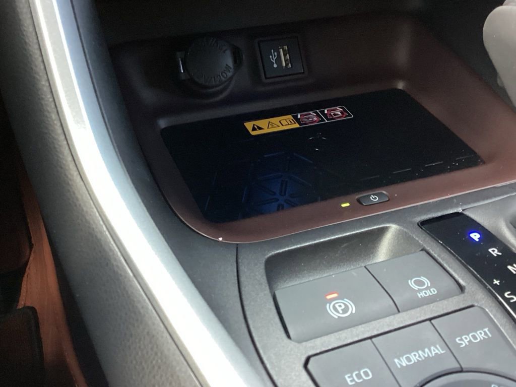 Used 2025 Toyota RAV4 Limited w/ Advanced Technology Package image 19