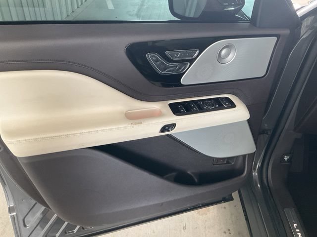 Used 2020 Lincoln Aviator Black Label w/ Class IV Trailer Tow Package AWD/4WD image 5