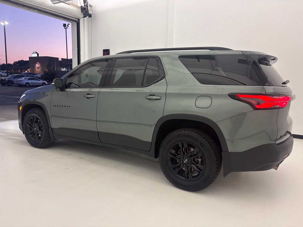 Used 2022 Chevrolet Traverse LT FWD image 17