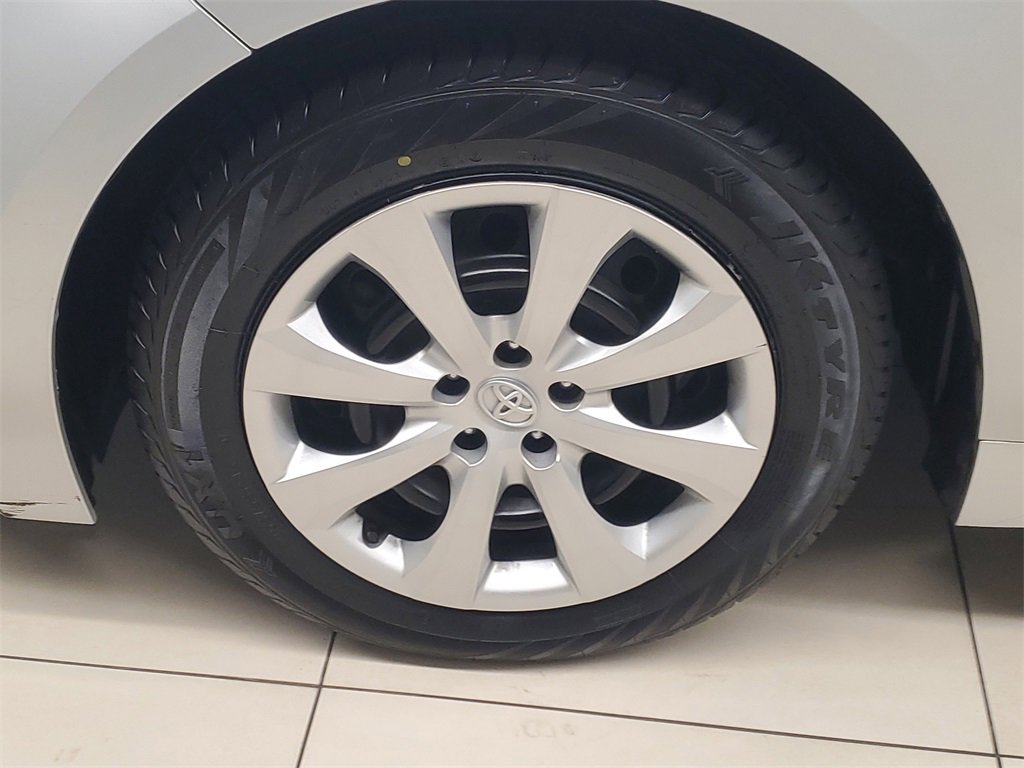 Used 2023 Toyota Corolla LE image 4