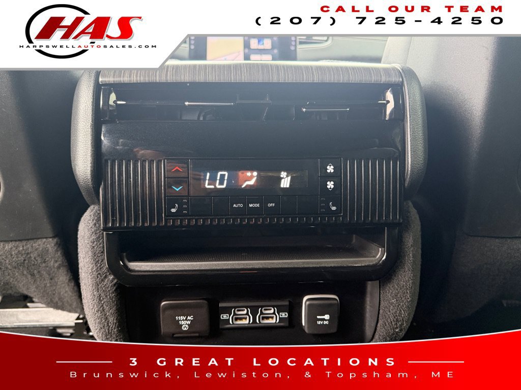 Used 2024 Jeep Wagoneer Series II AWD/4WD image 13