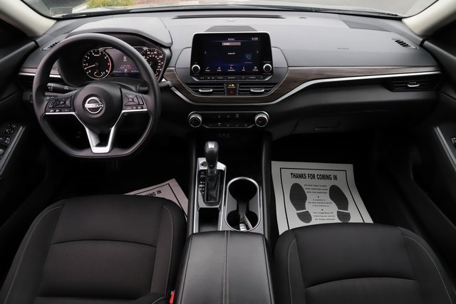 Used 2024 Nissan Altima 2.5 SV image 19