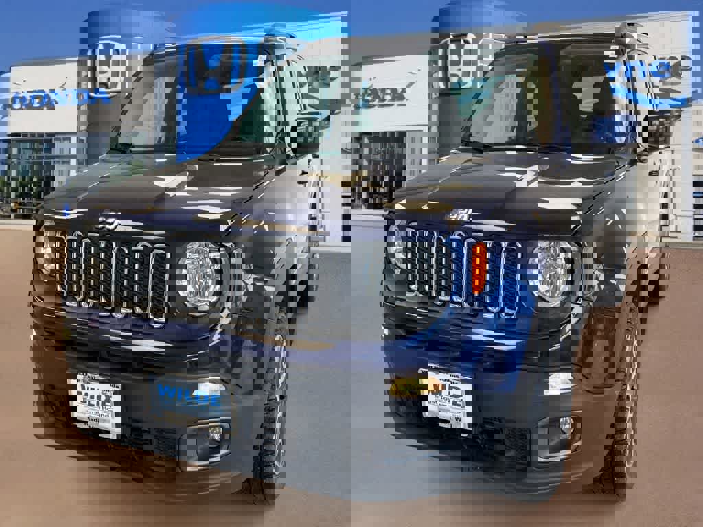 Used 2016 Jeep Renegade Latitude w/ Popular Equipment Group image 1