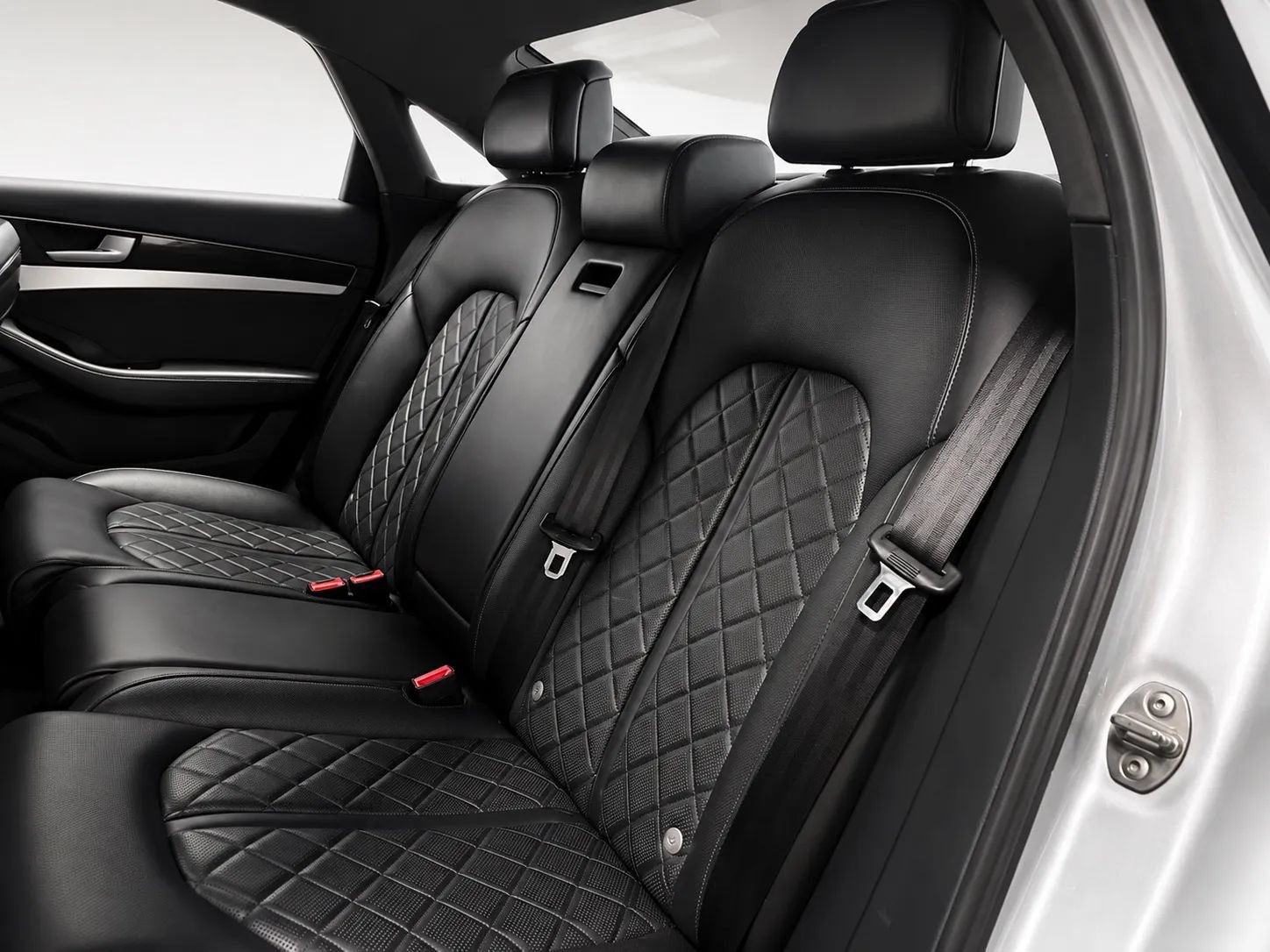 Used 2013 Audi S8 AWD/4WD image 16