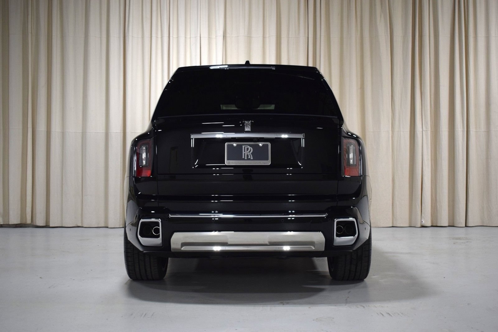 New 2026 Rolls-Royce Cullinan AWD/4WD image 12