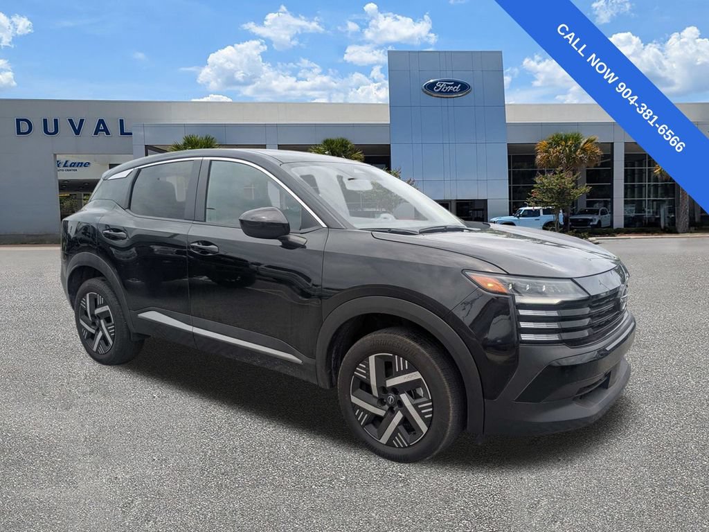Used 2025 Nissan Kicks SV FWD image 2