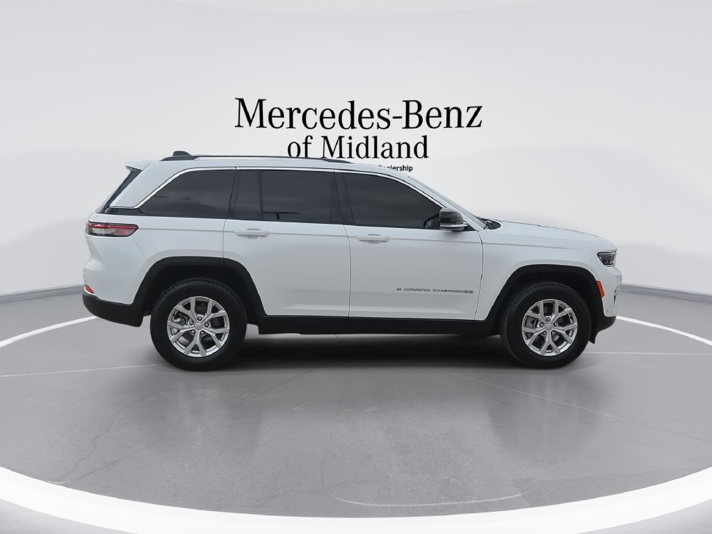 Used 2023 Jeep Grand Cherokee Limited w/ Luxury Tech Group II AWD/4WD image 9