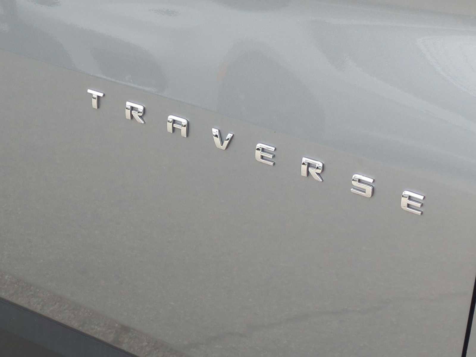 Used 2024 Chevrolet Traverse LT image 32