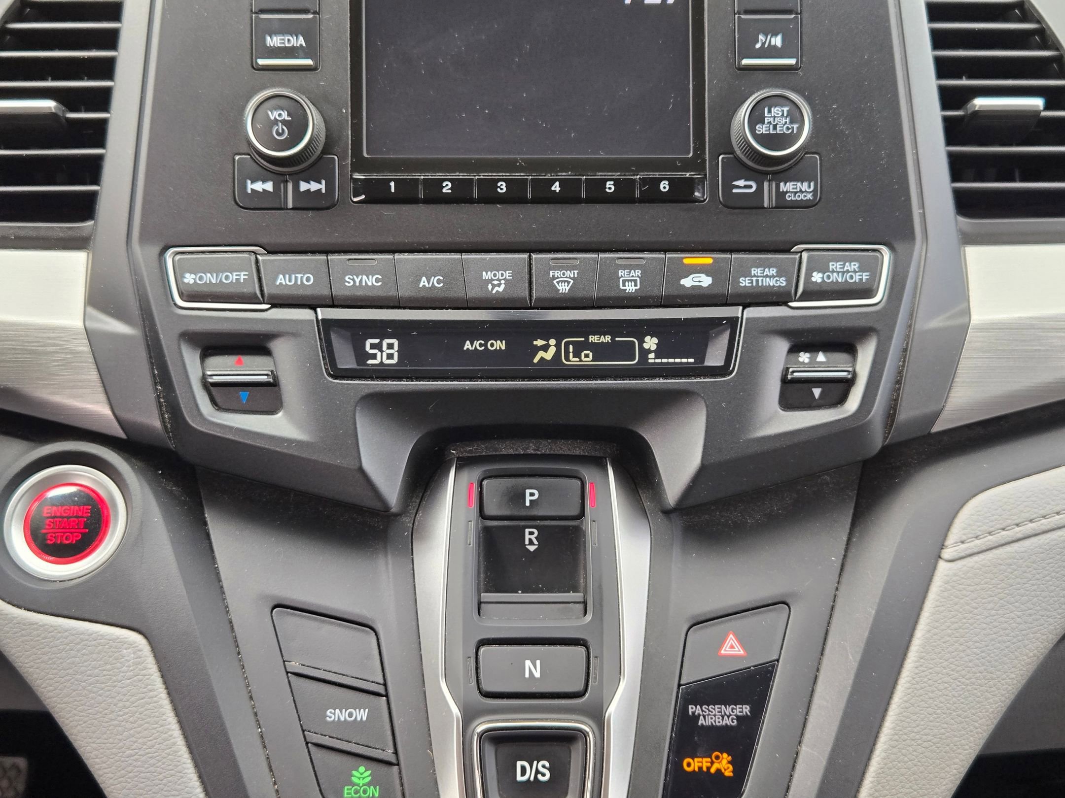 Used 2018 Honda Odyssey LX image 17