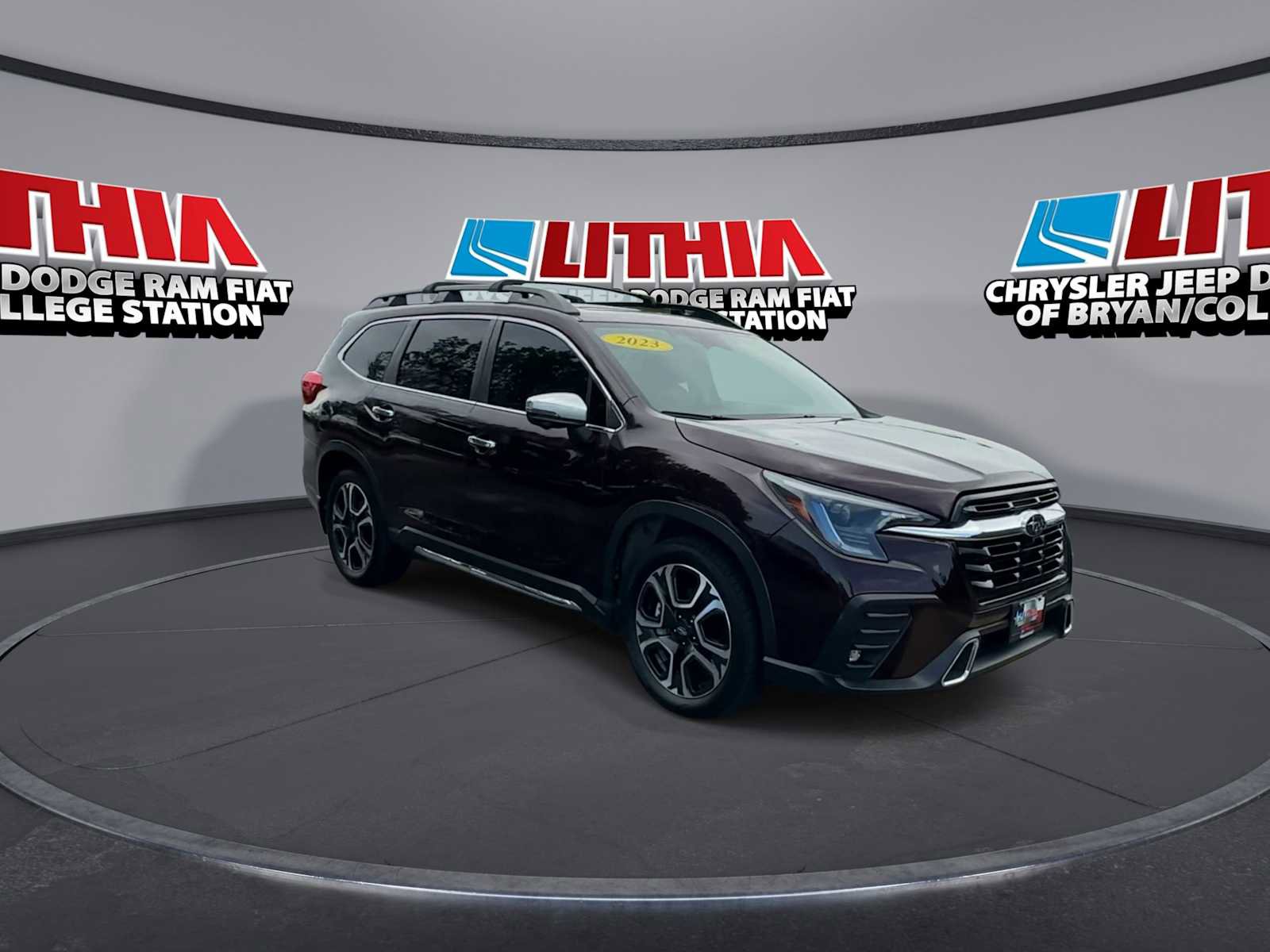 Used 2023 Subaru Ascent Touring AWD/4WD image 2