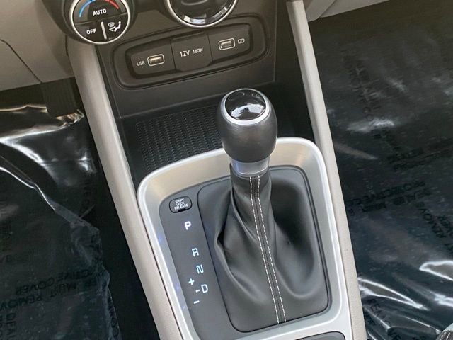 Used 2022 Hyundai Venue SEL image 16