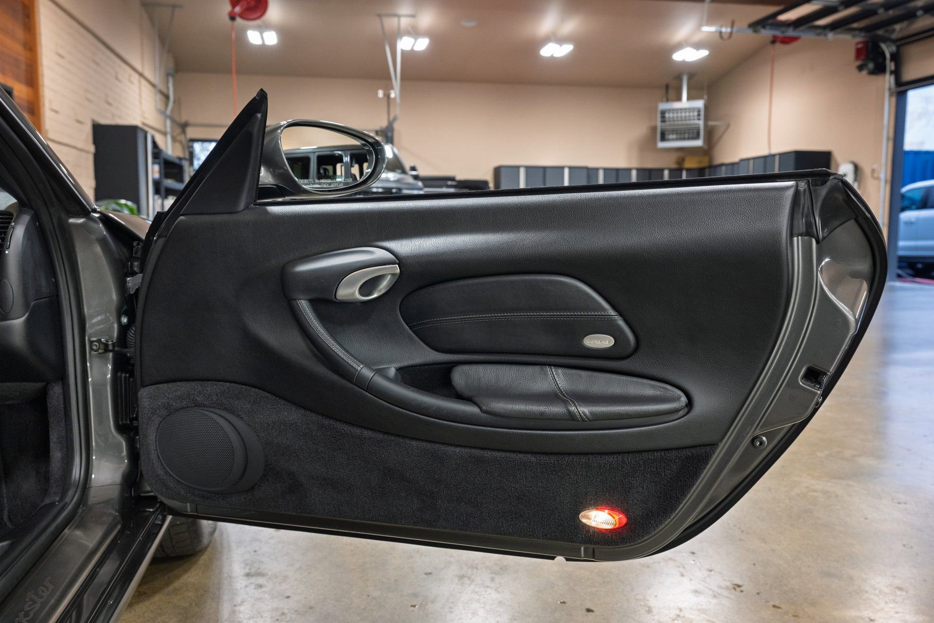 Used 2001 Porsche Boxster image 31