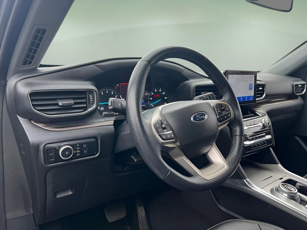Used 2023 Ford Explorer Limited image 10