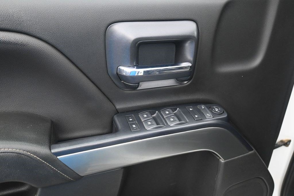 Used 2018 Chevrolet Silverado 1500 LT w/ All Star Edition AWD/4WD image 18
