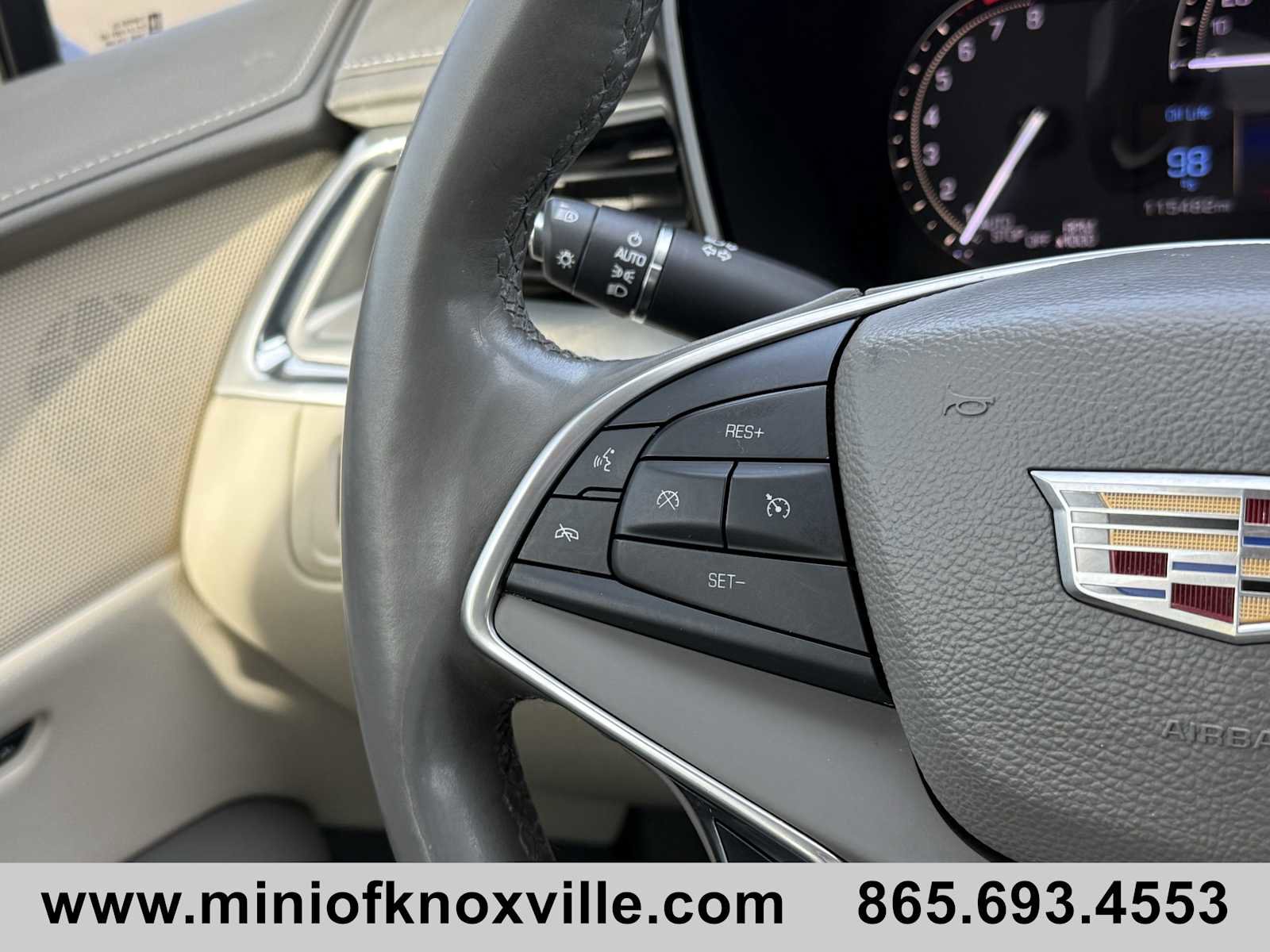 Used 2017 Cadillac XT5 Luxury w/ Driver Awareness Package image 18