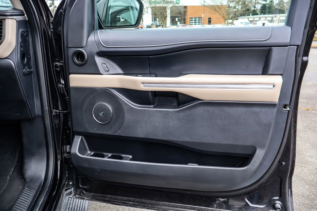 Used 2024 Ford Expedition Limited image 42