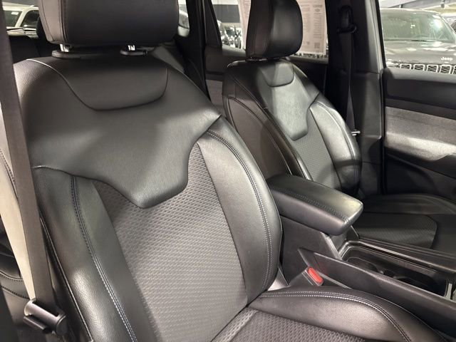 Used 2023 Jeep Compass Latitude image 28
