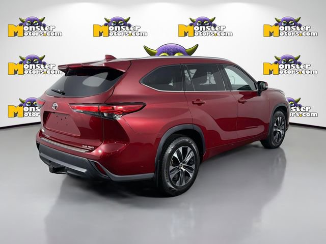 Used 2020 Toyota Highlander XLE AWD/4WD image 5
