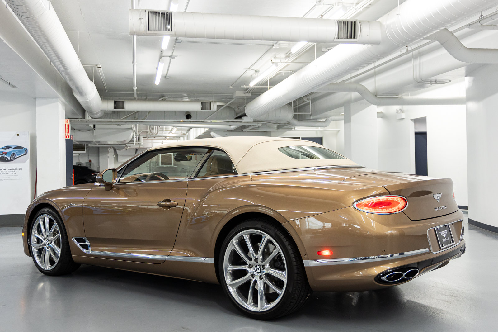 Used 2023 Bentley Continental GT Azure AWD/4WD image 18
