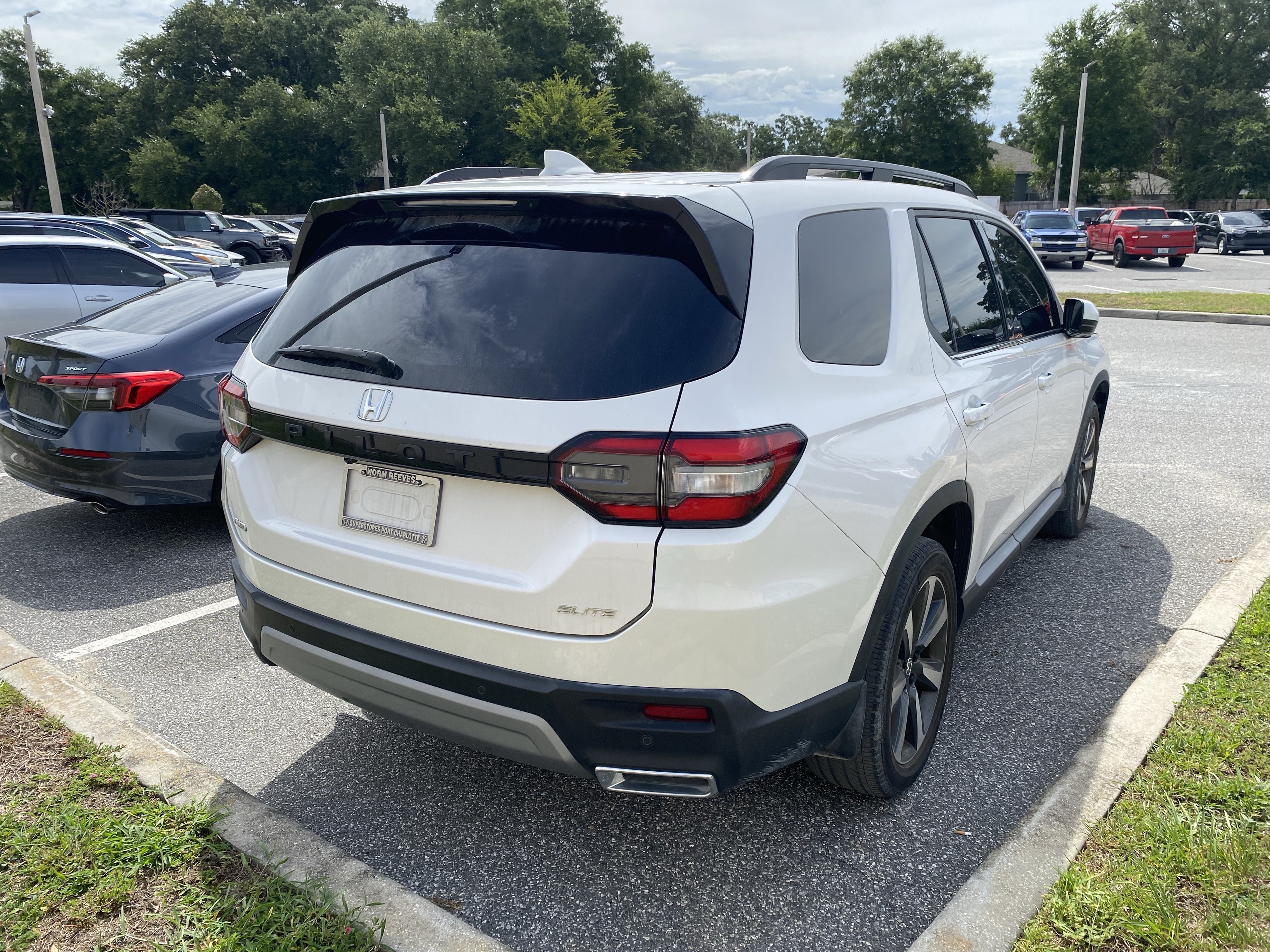 Used 2024 Honda Pilot Elite image 18