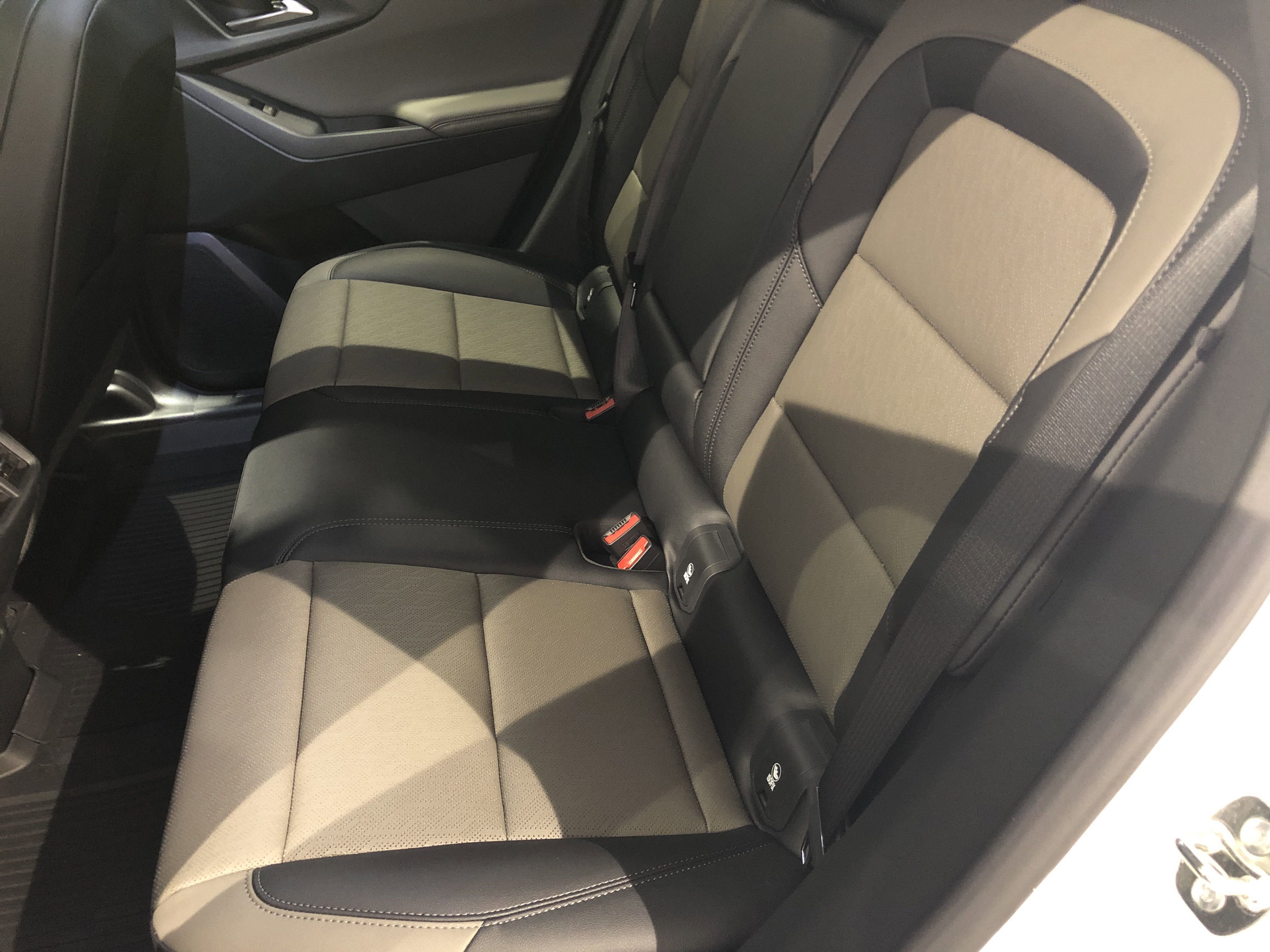 New 2026 Chevrolet Equinox LT w/ Convenience Package II image 10