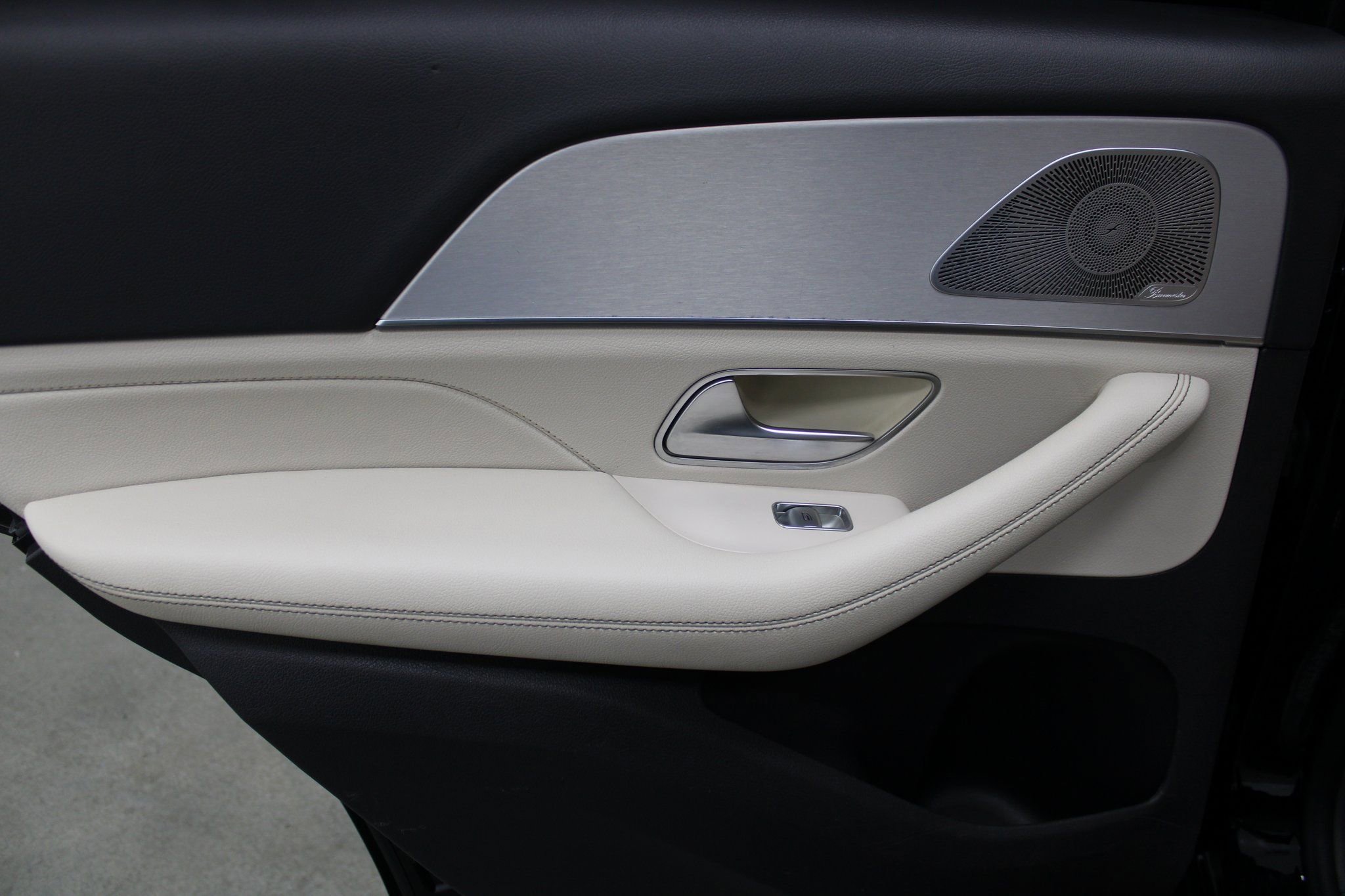 Used 2020 Mercedes-Benz GLE 350 4MATIC w/ Premium Package image 18