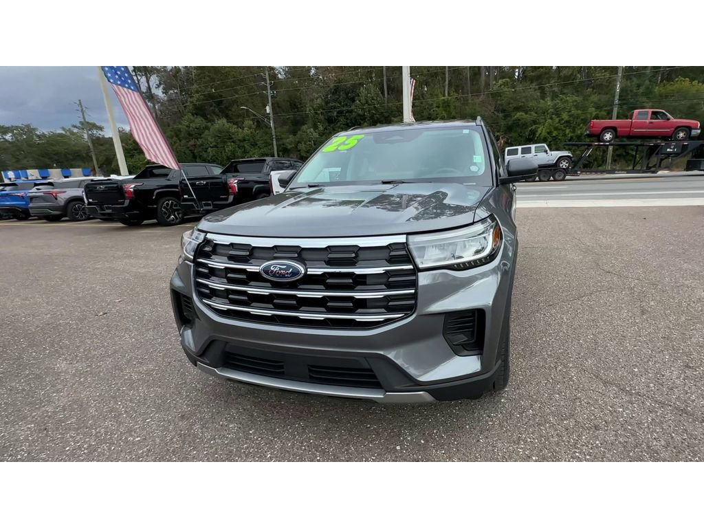 Used 2025 Ford Explorer Active image 7