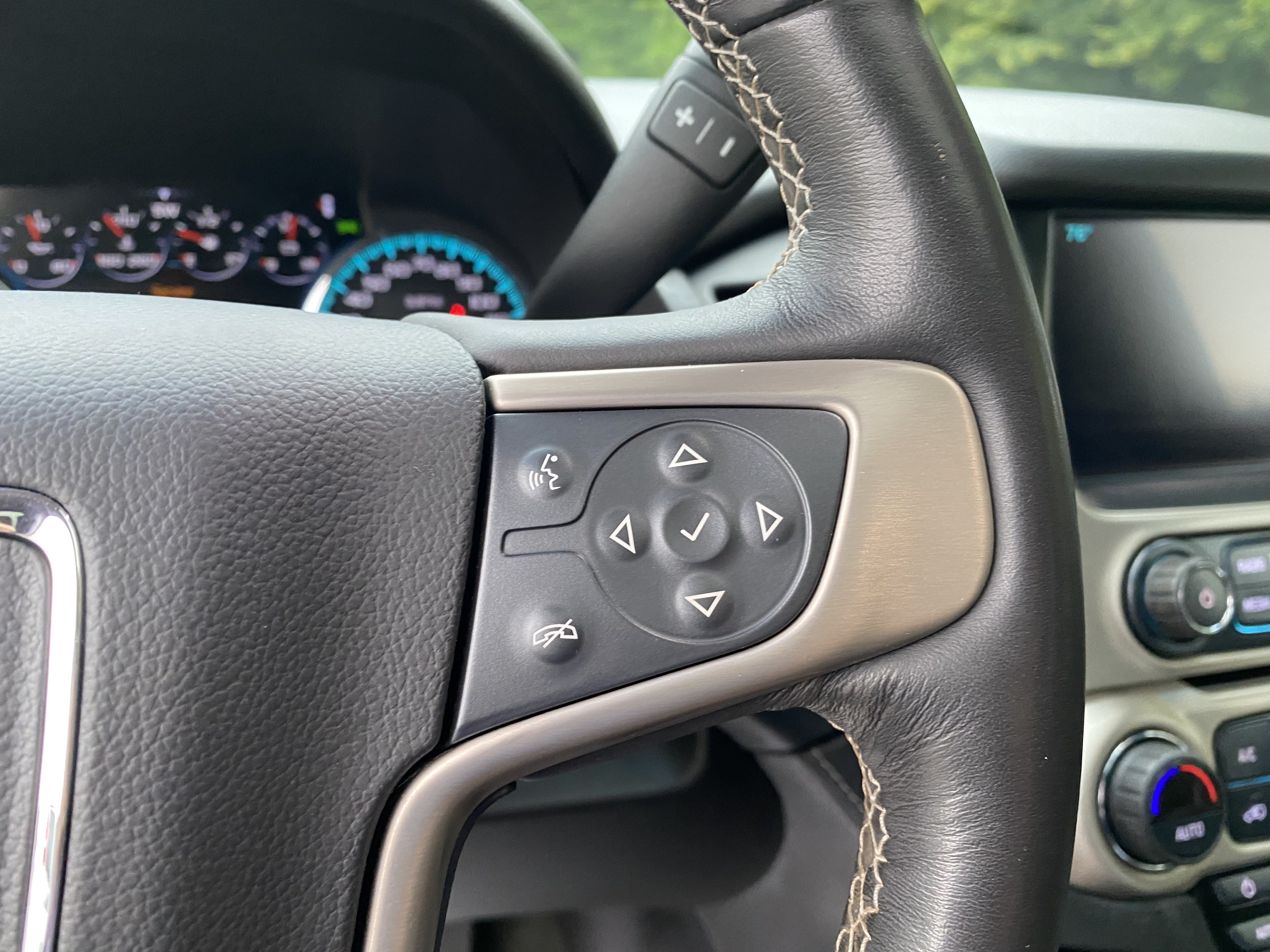 Used 2018 GMC Yukon Denali w/ Denali Ultimate Package AWD/4WD image 21