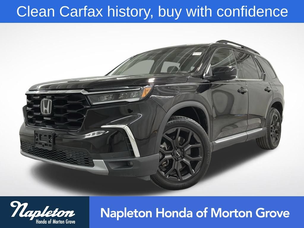 Used 2025 Honda Pilot Touring image 1