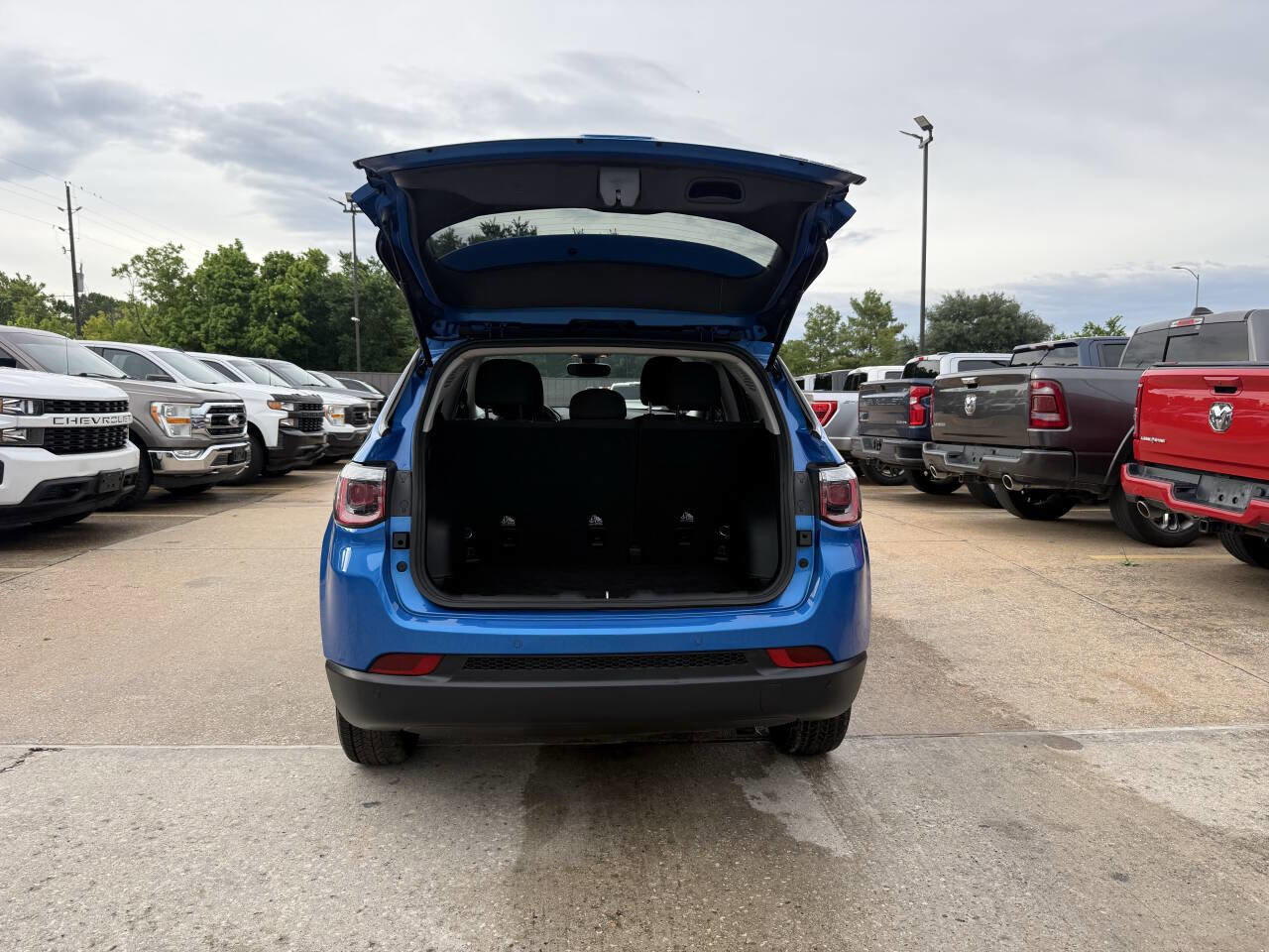 Used 2018 Jeep Compass Sport w/ Tech Group FWD image 36
