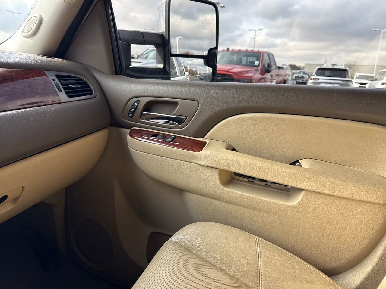 Used 2013 Chevrolet Silverado 2500 LTZ w/ LTZ Plus Package image 24