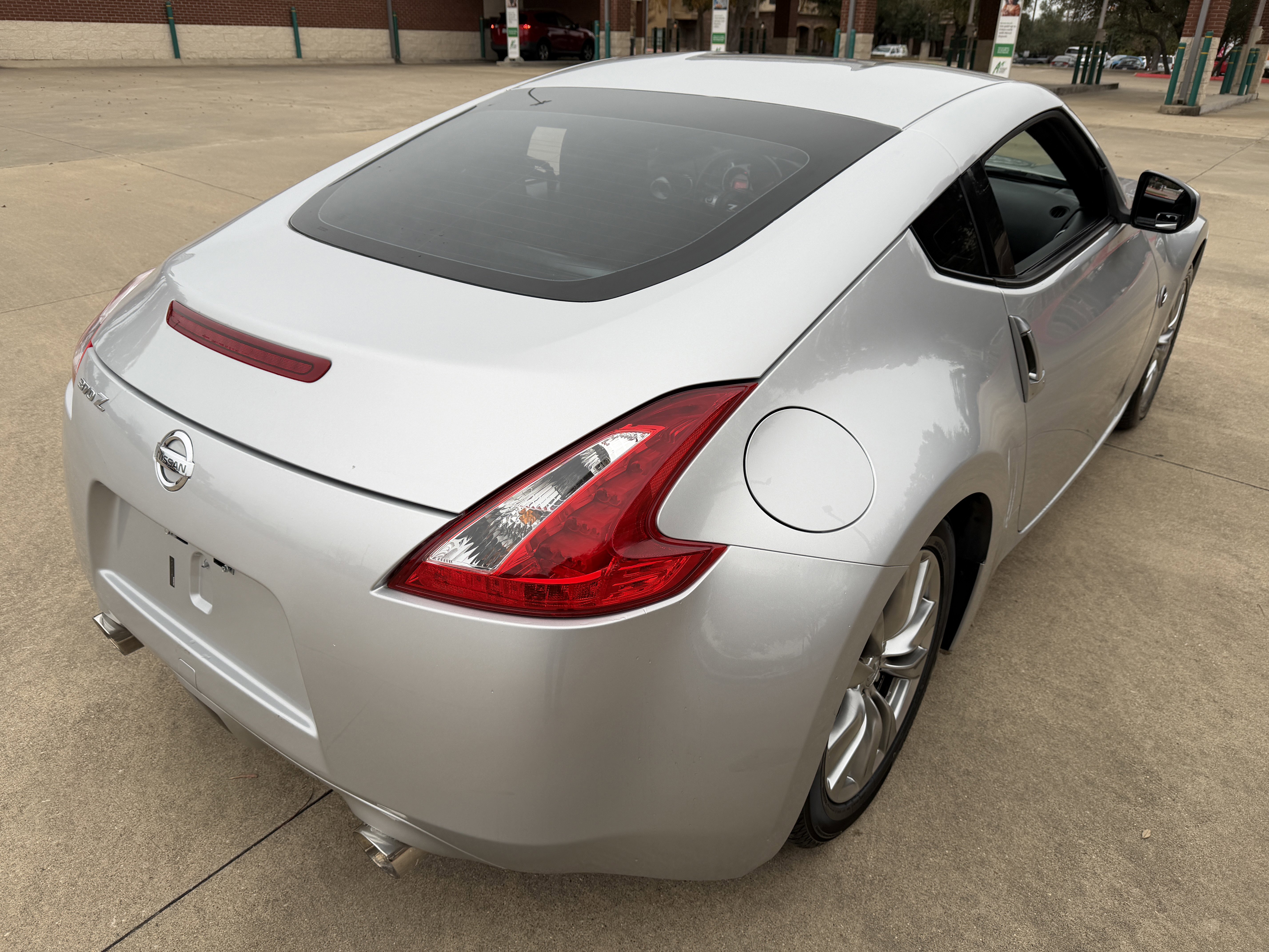 Used 2011 Nissan 370Z Coupe image 13