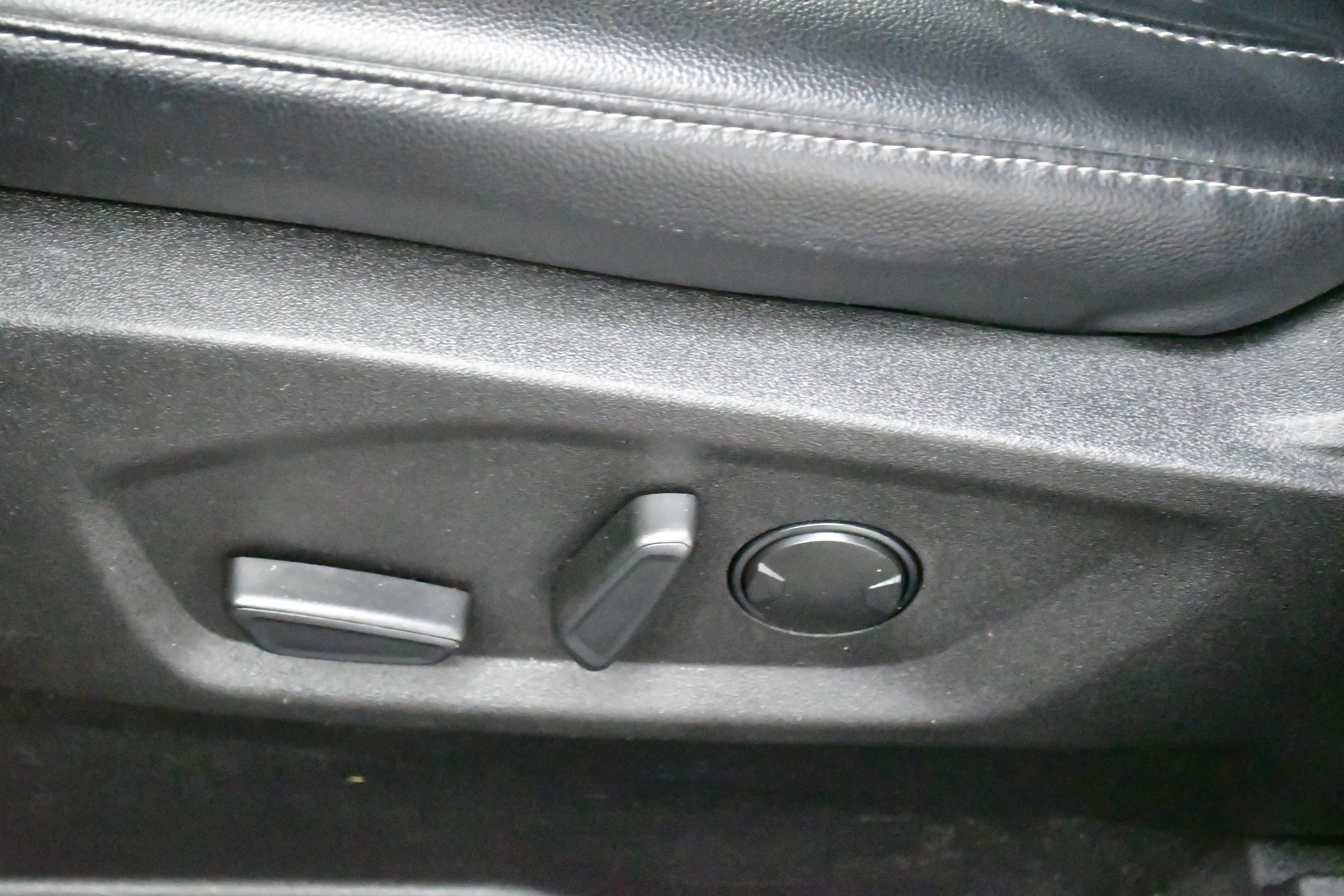 Used 2022 Ford Edge SEL w/ Convenience Package image 13